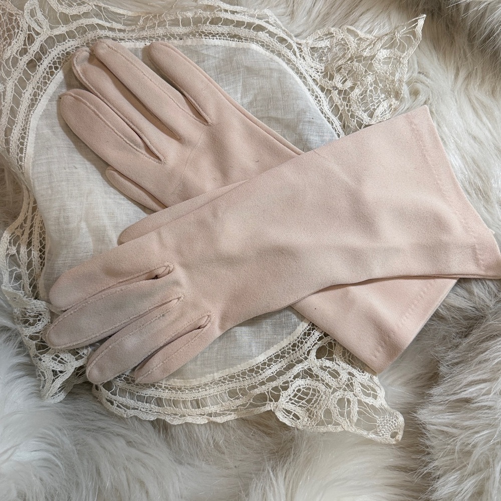 VTG JC Penney gloves vintage fits 6.5-8 nude color stretch nylon estate lady’s